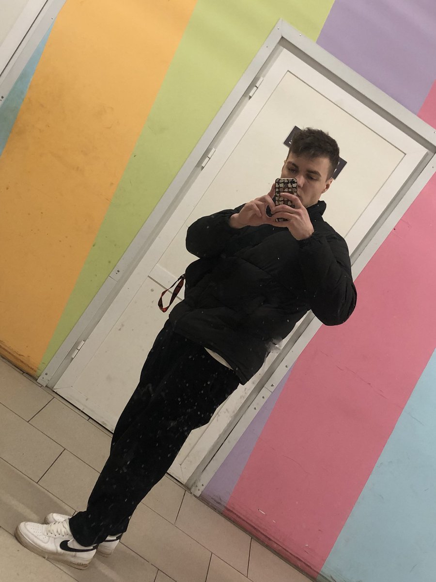 vovashahui's tweet photo. Братва не теряйте, все хорошо, просто я человек творческий тут свои приколы https://t.co/uDCnqEVHi4