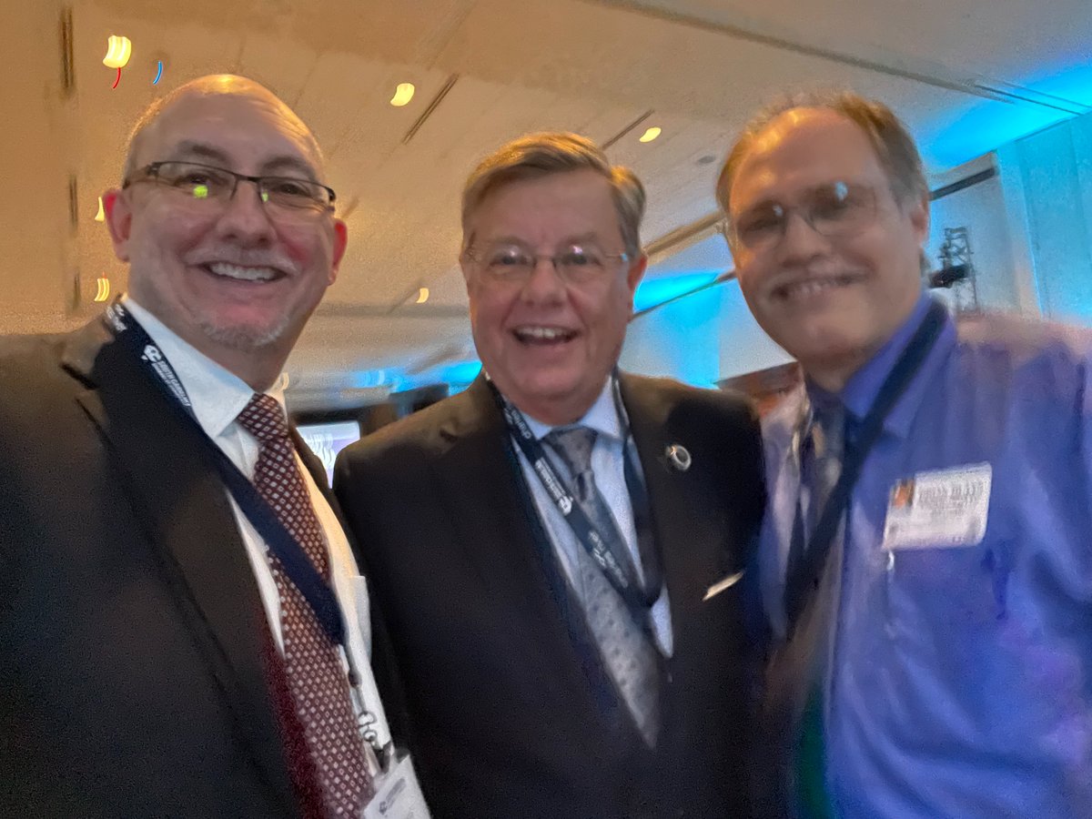 Last night, with a continuing focus on advocating for the business community, several members of our chamber leadership attended the annual Business Speaks program in Columbia. The event, hosted by @scchamber, included a networking reception and dinner!