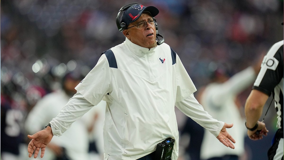AroundTheNFL's tweet photo. 𝗕𝗥𝗘𝗔𝗞𝗜𝗡𝗚: Texans fire head coach David Culley after one season (per @RapSheet, @MikeGarafolo + @TomPelissero)

https://t.co/ab4nLPW1Li https://t.co/eBWDSJTRy7
