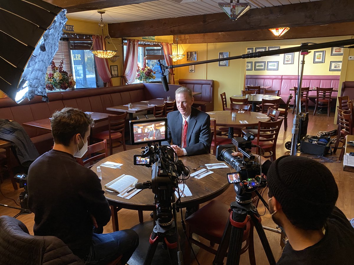 tobincollege's tweet photo. .@TKeiningham was interviewed for an upcoming documentary based on “La nouvelle guerre des étoiles: Enquête: nous sommes tous notes” by @VincentCoquaz and @ismaelhat of @libe, a book in which his research is featured. #servicemarketing https://t.co/PPlCW57Rae