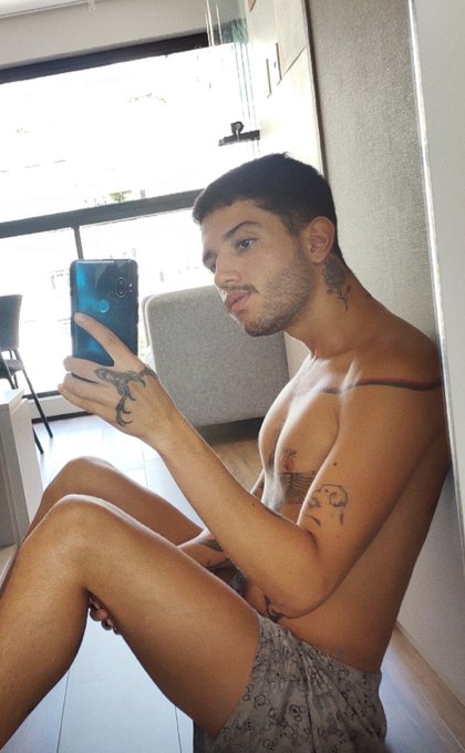 Watch Tavinho's leaked NSFW photo on TwXstars