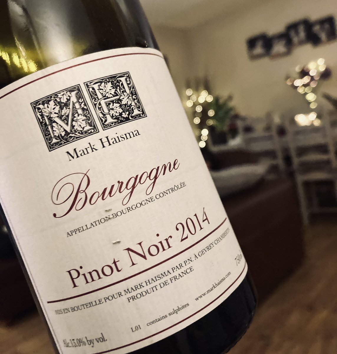 AngieYWine's tweet photo. On the whole I love my job, but itโs fair to say #beancounting in January isnโt much fun, and this has been a gruelling week for sure ๐ฅบ๐คฏ๐ฅด
But pouring a glass or two of this lovely little wine helps โบ๏ธ๐ท
#taxreturns
#pinotnoir #burgundy #winelover #drinkbetterwine https://t.co/pnXXyH4Oq2