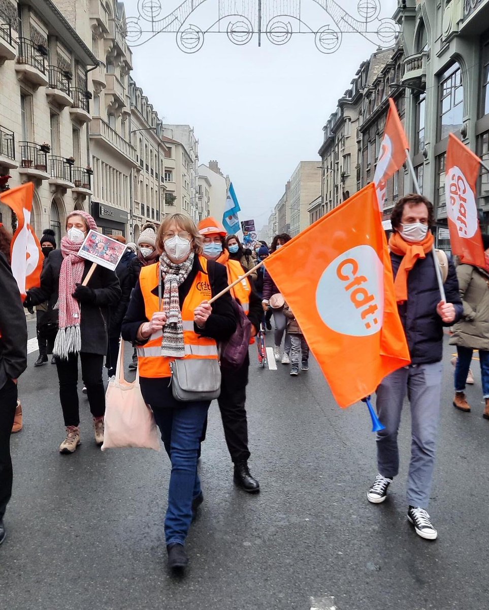 FepCfdtCA's tweet photo. La FEP-CFDT Champagne-Ardenne était à Reims ce matin pour manifester à vos côtés. https://t.co/AJdr0o2NJv