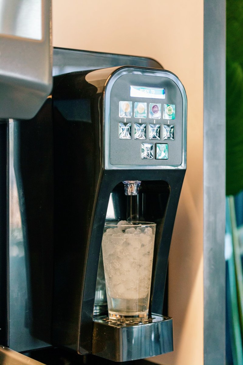 FlanneryXchange's tweet photo. We operate on the three Cs - Caffeine, Comfort, and Collaboration. 

Need a soda for a burst of energy before diving into your next meeting? Flannery Exchange has you covered! 

📷 Drew Metzger

 #visitpalmsprings #coworkingspace #flanneryexchange https://t.co/AvjMQPN6iP