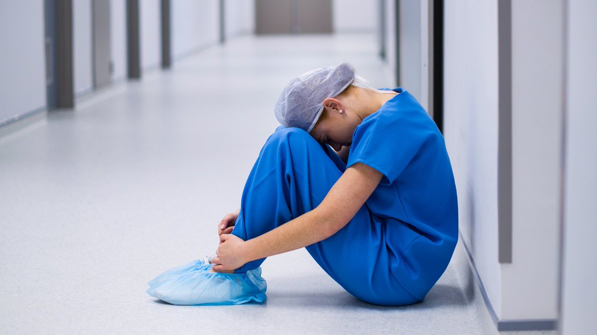 opinion's tweet photo. A shortage of hospital staff will outlast omicron. 

Exhaustion, low pay and poor conditions have pushed nurses and doctors to change jobs. 

In-home care, lab testing and the private sector beckon. Violence from their own patients has disillusioned them https://t.co/Yb3pDTHtlp https://t.co/VkxOHmyPz3