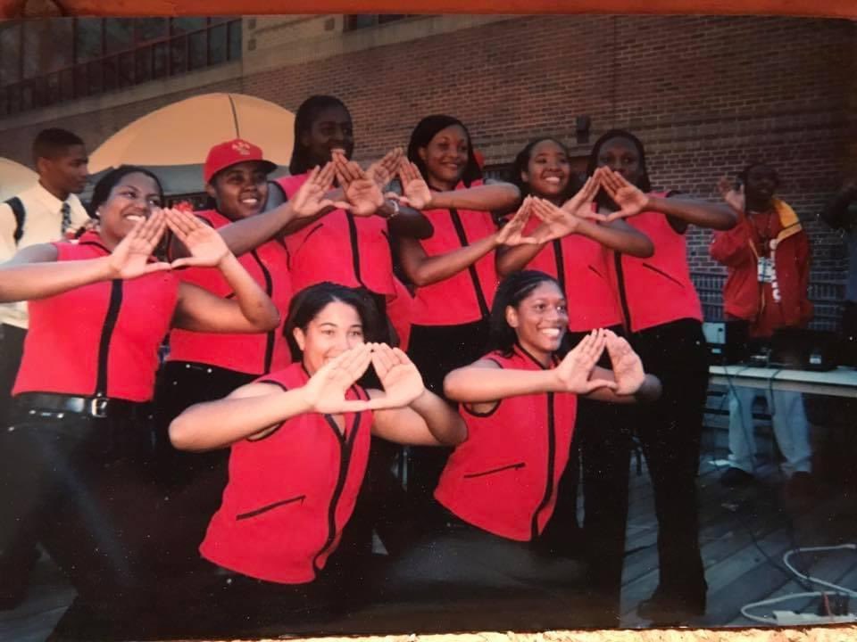 amberpeoples's tweet image. All of my Loooove!! 

Peace and Happiness! 

I’m gonna give to Delta!!  #DST1913 #throwback #Fall99 #MIDST