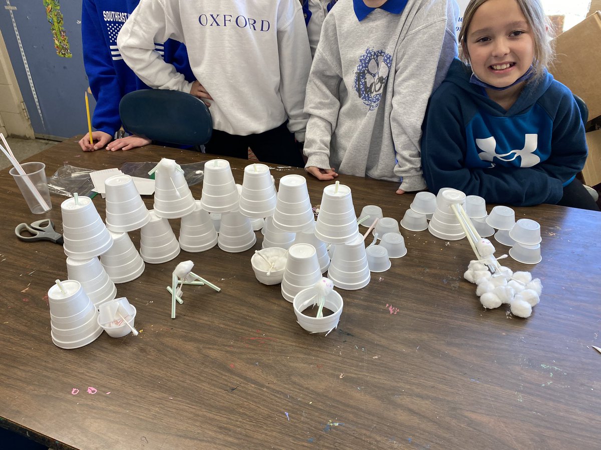 MrsPippensQUEST's tweet photo. 2/2.  The ice resorts are amazing!  Hotels, hot tubs, ice slides, ski slopes and skating rinks are just a few of the creative ways we have used the cups, straws, index cards, cotton balls and qtips we bought with our “frozen $” https://t.co/KsHZ4AfhvX