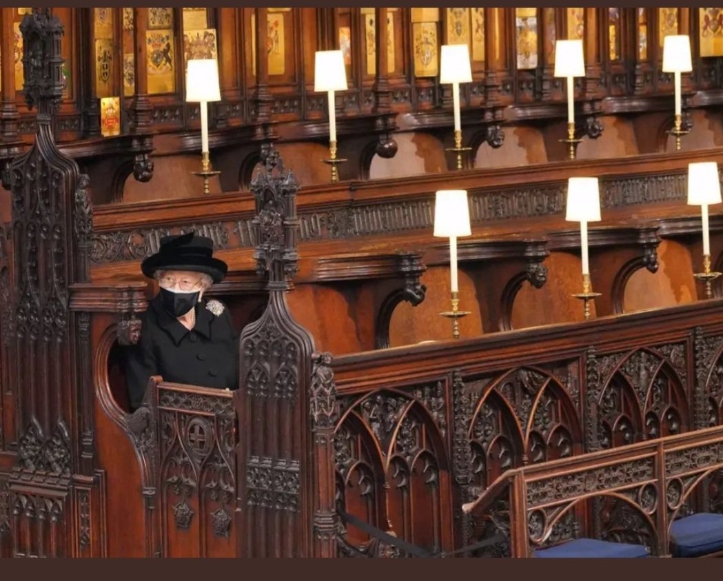 brianmoore666's tweet photo. I'm not a royalist but, on Covid and other matters, her behaviour is a stark contrast with this Govt's weasel-like actions. https://t.co/0ZyR37xoUz