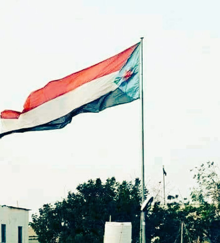 ^^احبك يا جنوب^^
--ان كان حب الجنوب زرعا،،
فنحن لها ارضا وما...
--وان كان حب الجنوب بردا،،
فلتحيا ايام الشتاء...
--وان كان حب الجنوب دمعا،،
فلا تقفي يا عيون عن البكاء...
--وان كان حب الجنوب شهاده،،
فسجل يا تاريخ كلنا شهدا...

#الجنوب_عشق_لا_ينتهي