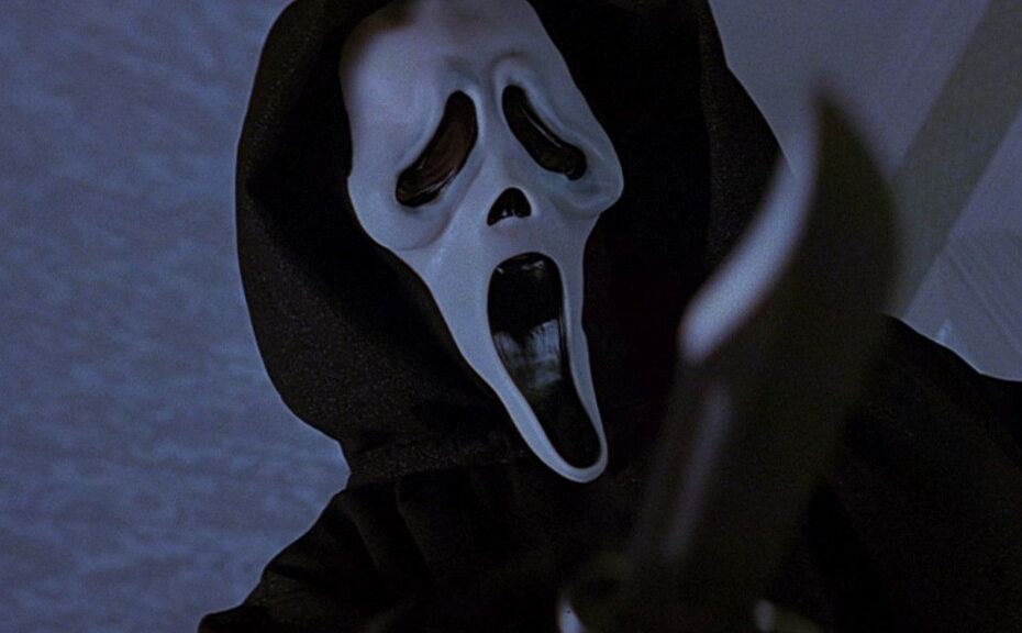 En el día de estreno de la nueva película de #Scream te proponemos un recorrido por la saga completa para llegar bañado de sangre antes de la función 🧁 simbiosiscultural.com.ar/scream-la-saga…