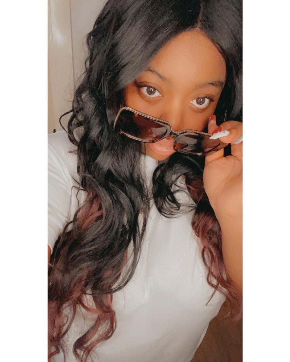 rahriiesymoni's tweet photo. We speak through the moon that’s our love language, as it shines on me in the night mist I hear him say “that’s my baby “🌙🥺🎶- RS 🗣🖤
#rahriiesymoni #Jumpette #NewMusicSoon #AquaBaby #PrettyMind #PrettyHeart #PrettySoul #PrettyMuch #NeedABrushLol #Posey #InsecuriBaeOutNow ✨ https://t.co/vvI60URNue