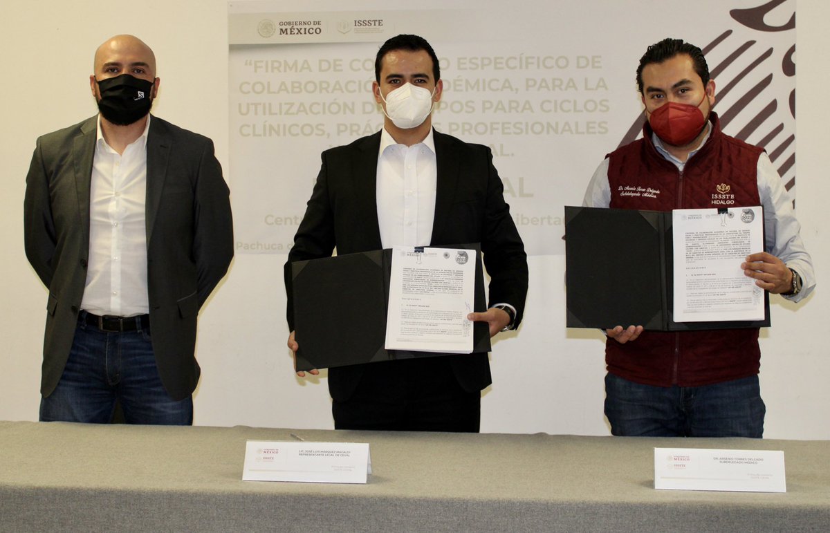 IsssteHidalgo's tweet photo. En representación del Cuerpo Directivo, el Subdelegado Médico @drarseniotorres y el Jefe de la Unidad de Atención al Derechohabiente @olveraserrano, presentes en la Firma de Convenio de Colaboración Académica con el Centro de Estudios Valores con Libertad, #CEVAL de #Tulancingo. https://t.co/PfXbOK4IDw