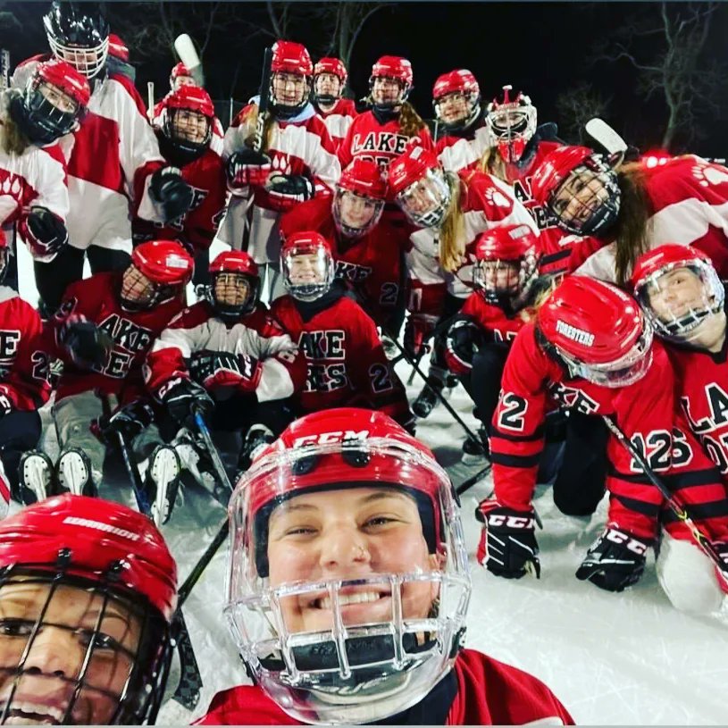 LFCWomensHockey's tweet photo. While it may not have been the outdoor game we wanted, we'd never pass up an open sheet of ice under the lights! Big shoutout to Winterclub LF for having us out. The 🐻🐾 hit the ice Tuesday for a bit of pickup hockey #outdoorskate #hockeylife #outdoorhockeyrink #winterclub https://t.co/EEd6WfpNq2