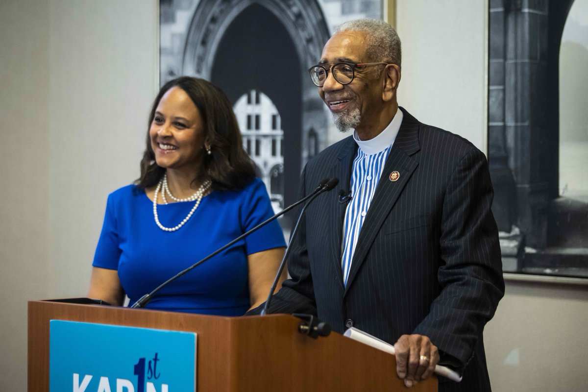 Ashlee_Rezin's tweet photo. U.S. Rep. Bobby Rush, who will retire from Congress next year after 15 terms, endorsed Karin Norington-Reaves today to succeed him in the historic Black 1st Congressional District in Chicago.
https://t.co/wmeuEAOL8Q by @lynnsweet https://t.co/wmeUakkuRf