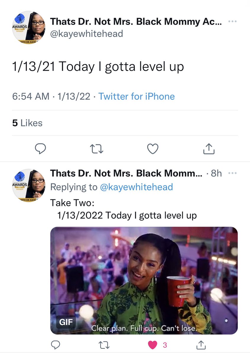 alexisinc's tweet photo. @kayewhitehead Thisssss 🥰😅🤗 #TFW I put my last drop of energy into getting myself together and it’s the wrong year. 🤦🏽‍♀️

Whatever, level up anyway. 
#ComebackOn100
#theresnotimeBUTthepresent https://t.co/hSWttnKSHm