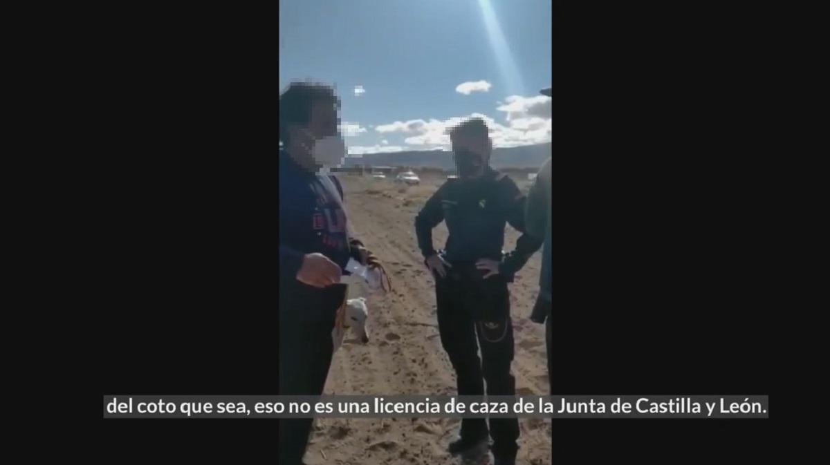 Avilared's tweet image. 🎥Las amenazas de un cazador a la Guardia Civil en Ávila se hacen virales
avilared.com/art/59629/las-…
@ProteCivilAvila @EmergenciaAvila @AVPC_ARPA @guardiacivil @APROGC_CyL @AUGC_Comunica @AUGC_Avila