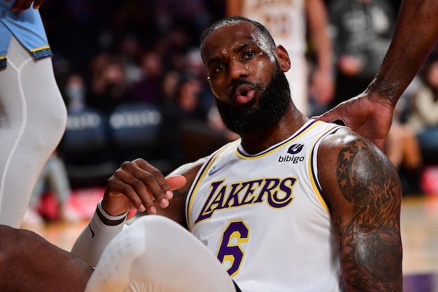 #LeBronJames is getting closer to being the top All-Star vote-getter in the West. 

RT to help get him there. #NBAAllStar
lakersnation.com/lakers-news-le…