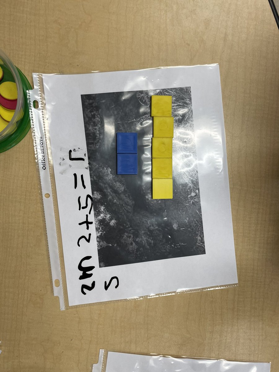 ameliahevans's tweet photo. Ks working on word problems makes me so happy! We learned new vocabulary today and some facts about brown bears. #crosscurricular #readysetforwardmcss #numberlesswordproblems @MadCoSchools @NHESPK6 https://t.co/ub8qMKdai7
