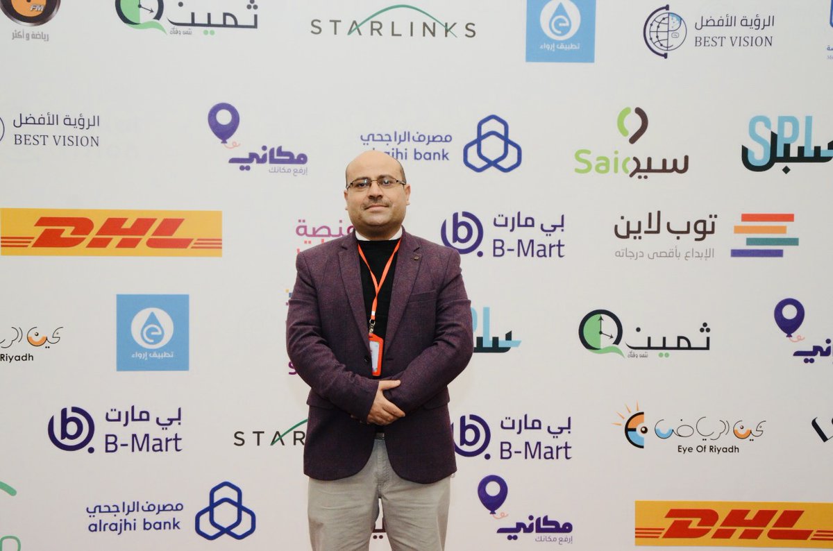 بالرغم من الظروف الصعبة التي كان يمر بها إلا أنه أصرّ على أن يقوم بواجبه على أكمل ما يكون وكان له حضوراً مميزاً في تغطية فعاليات المعرض.
إنه 
أ. ردفان حميد 
مسؤول قسم التسويق في شركة #توب_لاين الراعي التقني للمعرض <a href="/topline_sa/">توب لاين</a>

فله منا كل الشكر والتقدير 🌹

#لقاء_مستقبل_التجارة