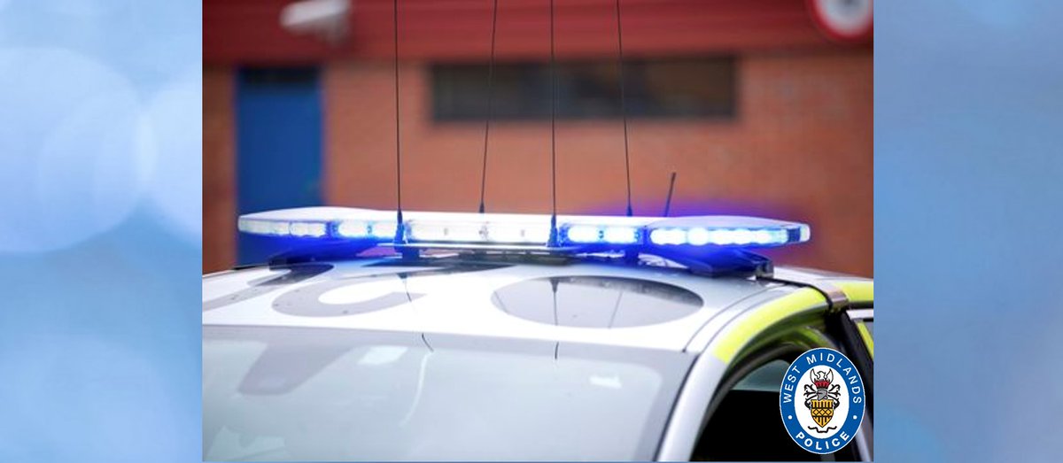 #UPDATE | The siege in #Coventry has been brought to a safe end this evening after officers forced their way into a property where a father had been barricaded in with his young son since Sunday.

Specialist firearms officers moved in just after 8.30pm.
⬇️
ow.ly/VrPG50Hu6EI