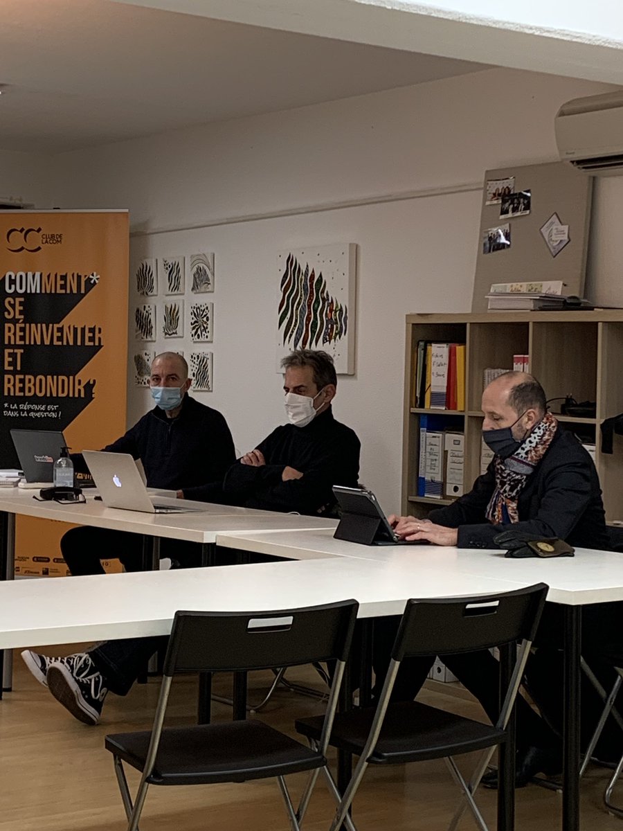 Une commission #ccmedias  bien entourée ce soir avec <a href="/Karim/">Karim Homsany</a> <a href="/PIERRE_ARNAUD34/">PIERRE ARNAUD</a> &amp; <a href="/Eric/">Eric Anderson</a>
#bodyguards 😂
<a href="/EmilieGenoudet/">Émilie Genoudet</a> <a href="/clubdelacom_/">Club de la Com</a>