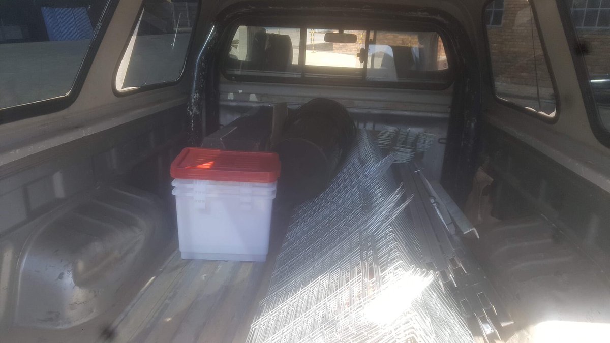 microarray_tlou's tweet image. Layers Chicken Cages: 96 and 128 capacity now available.

Delivery R5 per Km, free installation.
Feel free to contact us for quotes:
Email:  info@matlaxpoultry.co.za 
App:076 368 4894