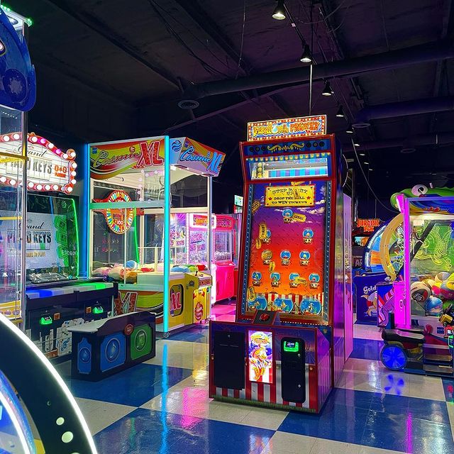gousafunpark's tweet photo. Rain or Shine, our arcade is always open! Come spend your Thursday night with us! https://t.co/rEiLkbqQJf