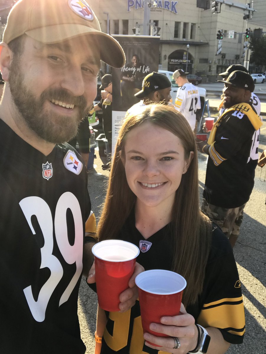 iSNO13's tweet photo. Happy Birthday to the best husband and friend I could have asked for. His only flaw - not being a Titans fan. Happy 30th @riverboat21 - aging like fine wine over here. https://t.co/0XxN0tnRSr