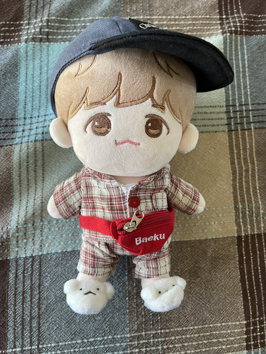 VBeardtan's tweet photo. My Baekhyun doll arrived and I’m in love ❤️ the shipping did not take long at all, plus the services were clear cut, professional, and extremely convenient!! It also came with some freebies💜💜💜 Thank you so much @ERISPACE___ !! https://t.co/flv2i55upm