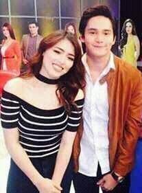 LadyTremainee's tweet photo. Flashback for #KYRULechonFriday while waiting for the #KYRUVlog https://t.co/iFw4gVsPJM