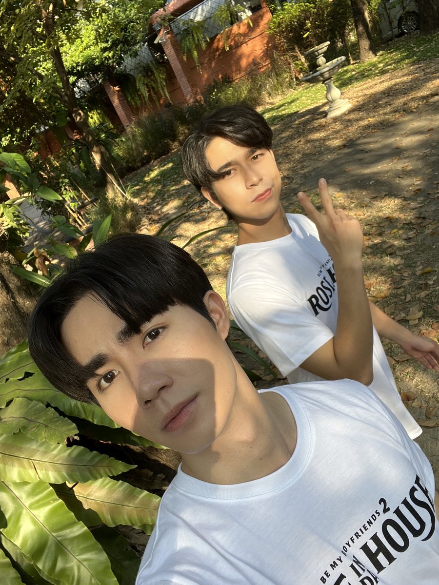 TheDNDth's tweet photo. Are you ready? 🌹🏠
.
#BEMYBOYFRIENDS2 
#ROSEinDAHOUSE 
#KachaNontanun
#laylayyo 
#bb0un 
#tommysittichok 
#ZeePruk 
#MSIWAT https://t.co/LJKGuiOKGB