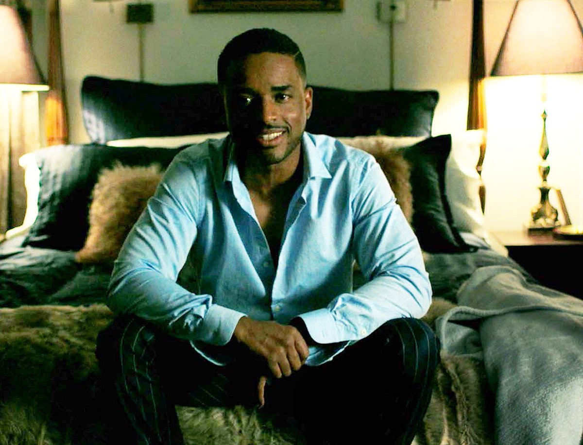 LarenzTate's tweet photo. Bout to drop this new R&B joint ‘Bedtime Stories, ya feel me’!
#HellNaw
#QuitPlayin
#UBettaNot
#IKnowYouFcknLyin
#AintNobodyListening
#StickToYoDayJob
#YouAint 🅿️
#YouBored 🤦🏾♂️
#All #Cap 🧢 😂 **Jokes 🤪 https://t.co/KpzJDTWGoz
