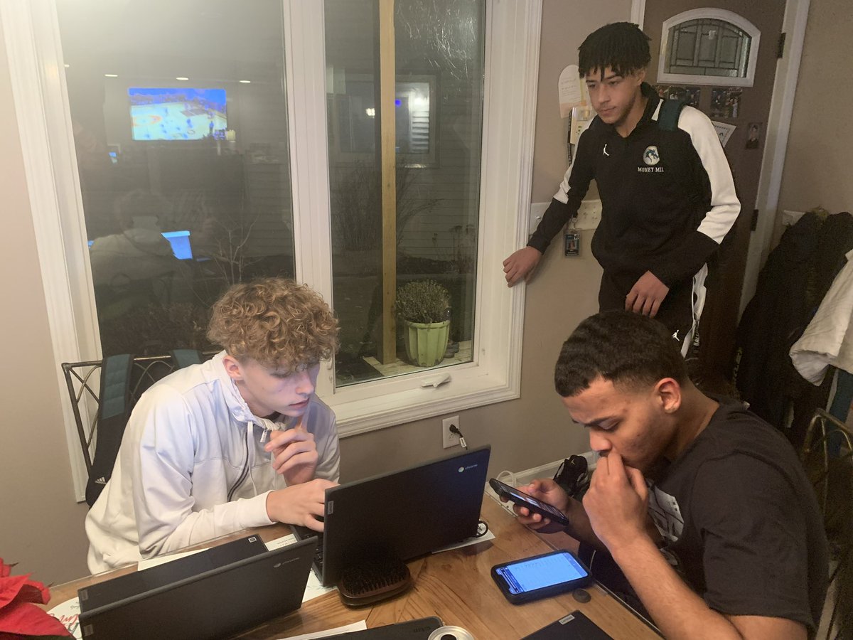 Putting in work at the study table!! #family #academics