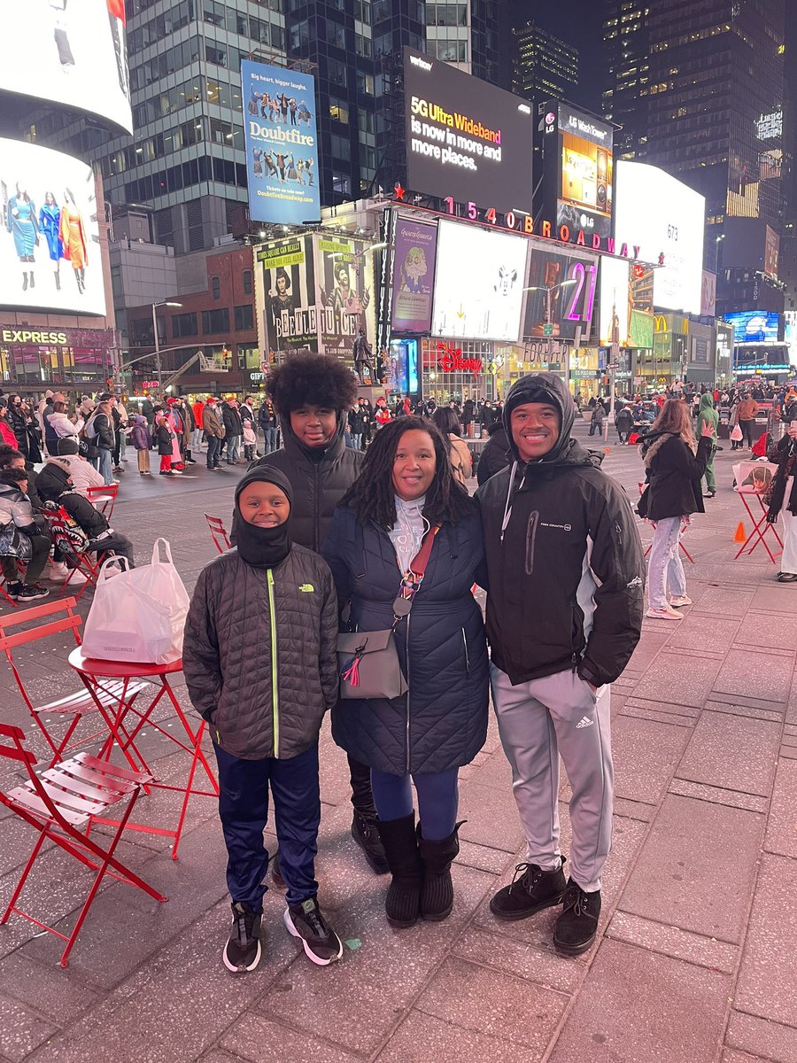 Toya3Wb's tweet photo. Just the beginning!!! #3WB #MyLoves @SamWitcher_ @jalynwitcher03 https://t.co/2ard5Gf7k4