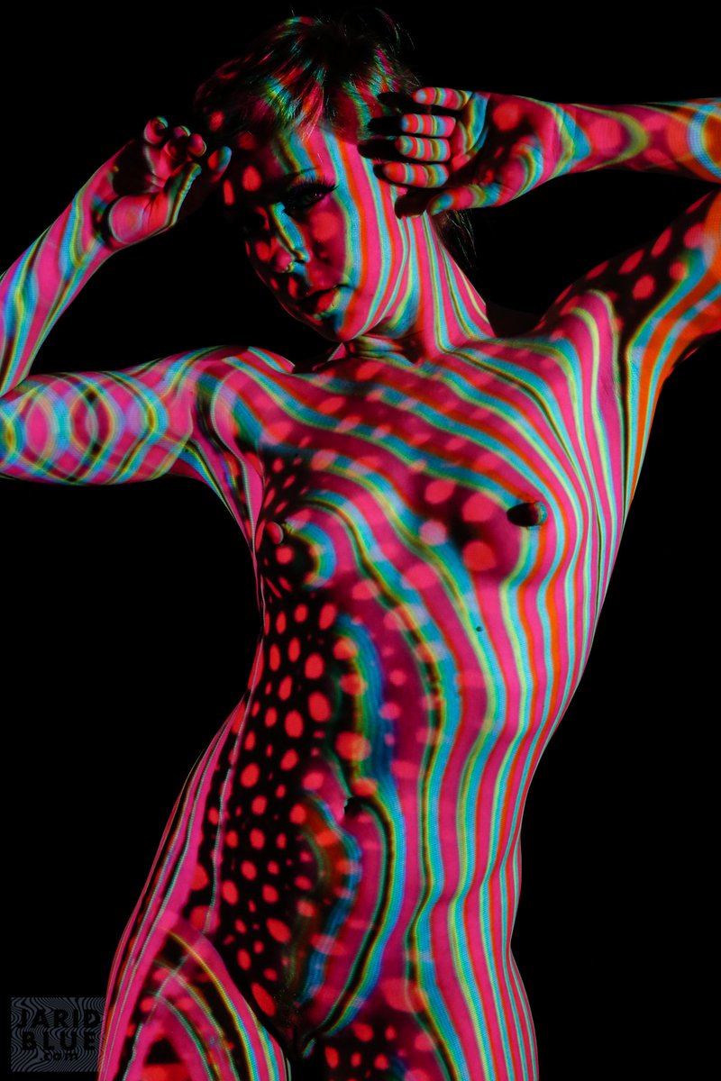 KingMallardArt's tweet photo. GN π
Light Bath portrait from my #ArtBasel Miami trip featuring the fabulous @jaxfantastic
Msg me to schedule a session like this for yourself. ππ
#Colors #lightbath #projection #photography #NFTCommumity #nftphotography https://t.co/a8PqDXMS6Y