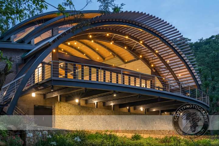 Masimikecamp's tweet photo. Honde Valley: The Arches Art Gallery and Conferencing Centre

Just completed. Its time for the new in the Honde Valley. Taking conferencing to new level in the midst of the Honde Valley jungles. https://t.co/jyAOi8xa3Z