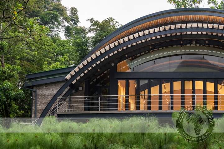 Masimikecamp's tweet photo. Honde Valley: The Arches Art Gallery and Conferencing Centre

Just completed. Its time for the new in the Honde Valley. Taking conferencing to new level in the midst of the Honde Valley jungles. https://t.co/jyAOi8xa3Z