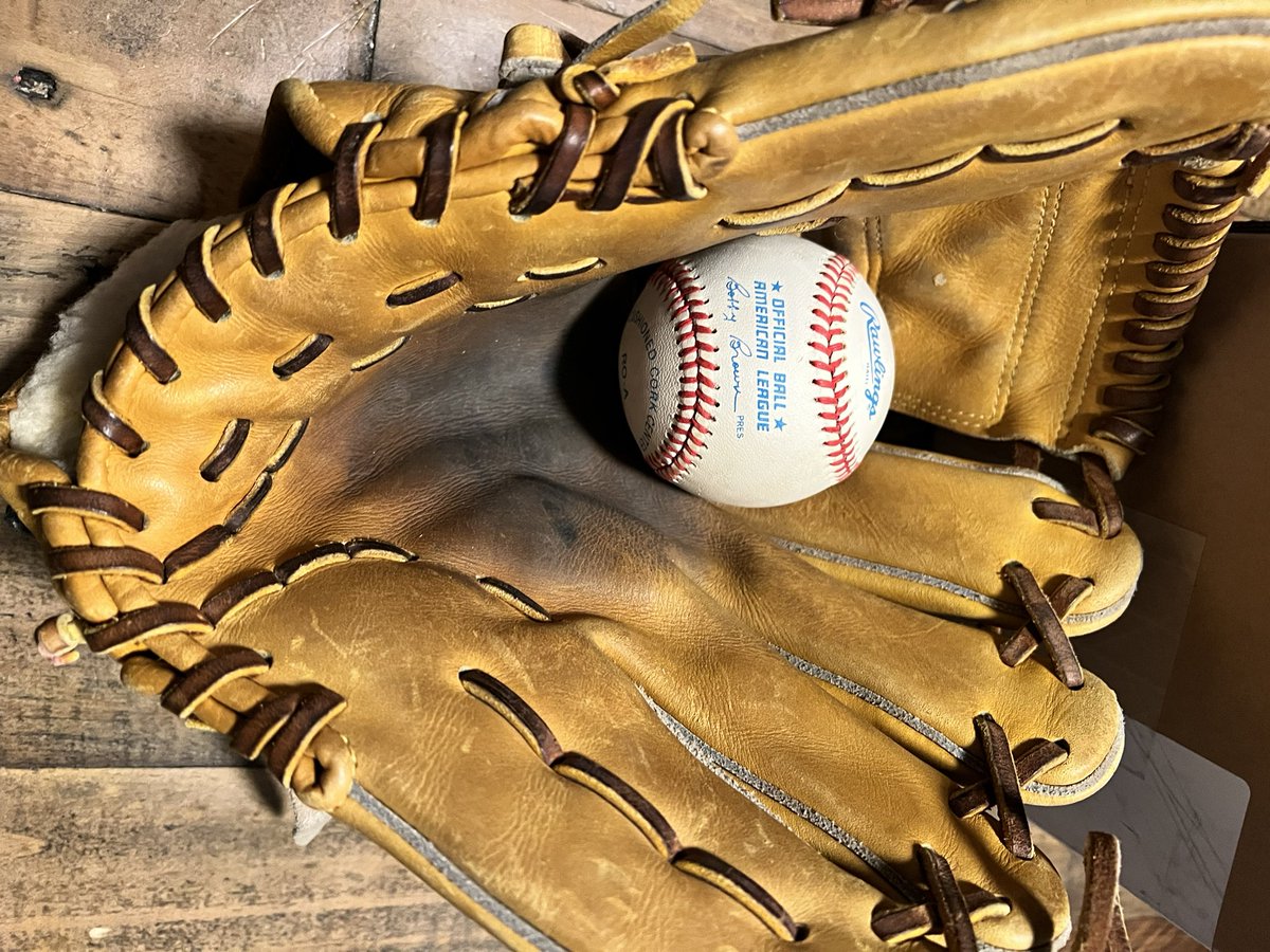 norcalnodders's tweet photo. This is pretty…just had to wait a damn month for it. I’m working on more pics, but it’s cool with his son’s name embroidered on there #gameused #ericchavez https://t.co/eKFjzgav7n