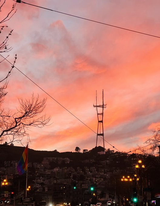San Francisco has had the prettiest sunsets this week. https://t.co/et3ZazDYeC