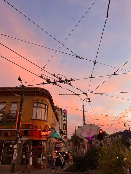 San Francisco has had the prettiest sunsets this week. https://t.co/et3ZazDYeC