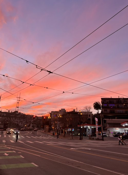 San Francisco has had the prettiest sunsets this week. https://t.co/et3ZazDYeC