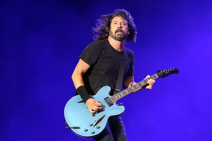 crockpics's tweet photo. Happy 53rd Birthday to Dave Grohl, born this day in Warren, OH. https://t.co/4BgBEgmPhD