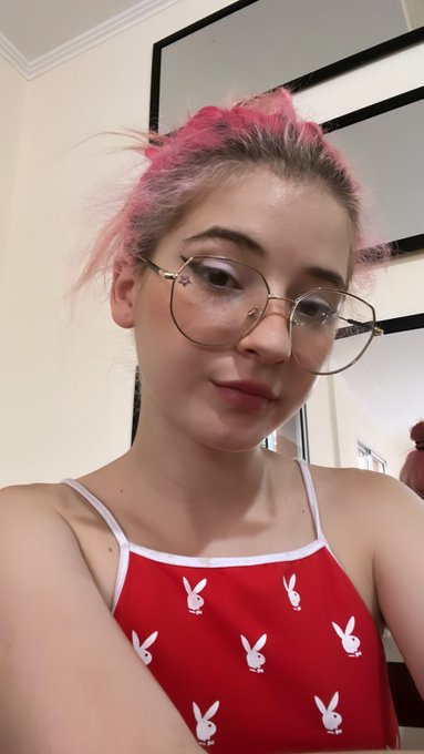 1 pic. me siento cute hoy uwu https://t.co/SfavLg7oIl