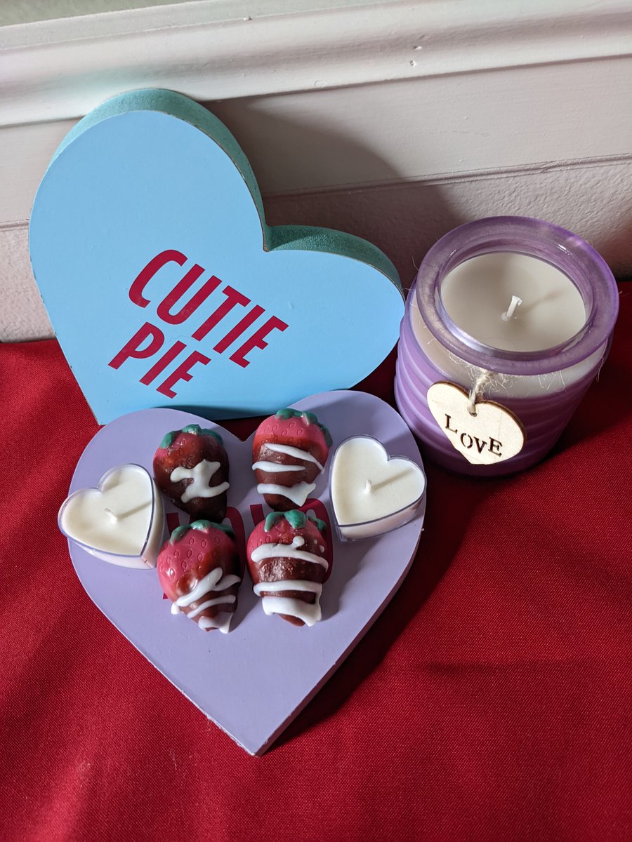 RainshadowAlch's tweet photo. Chocolate Covered Strawberry wax melts are done! That was a lot harder than I thought it would be. https://t.co/FRUTocB5Wq