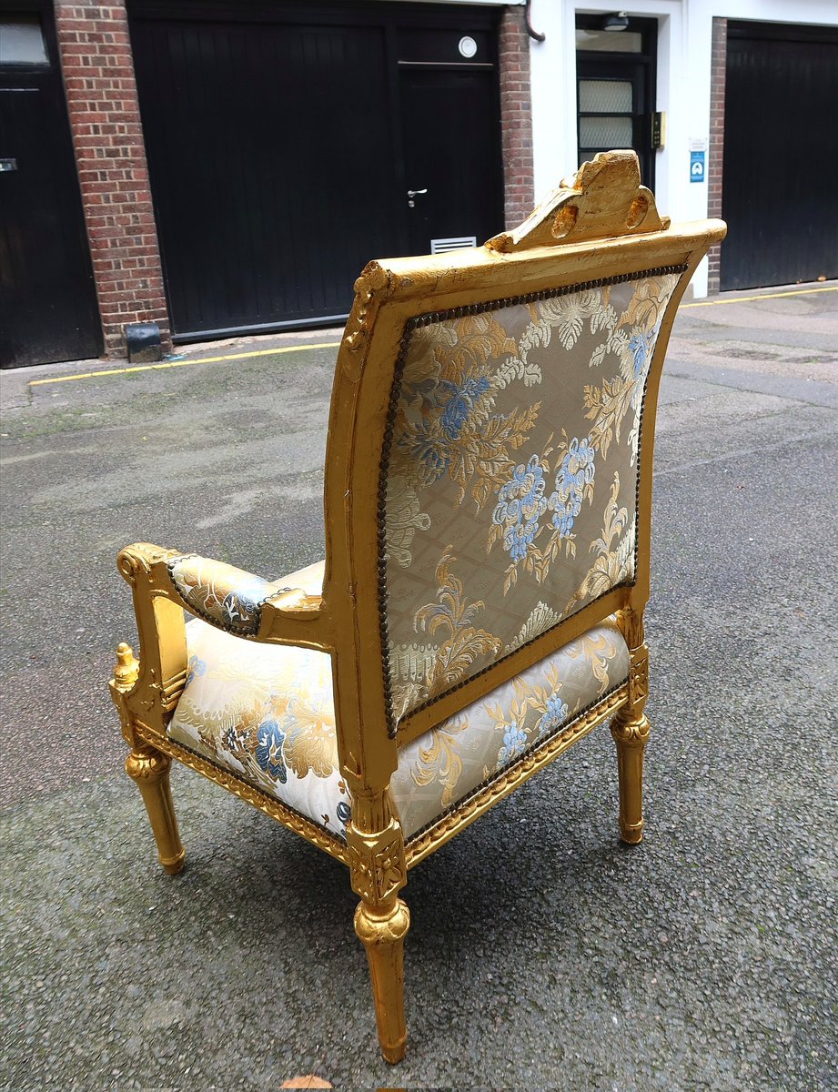 Kennington_Upho's tweet image. It&apos;s fabulous after two armchairs are reupholstered in luxury pattern fabric.

#reupholsteredarmchair #chairreupholstery #patternfabric #reupholstery #reupholstered #upholsterylondon #kenningtonupholstery
