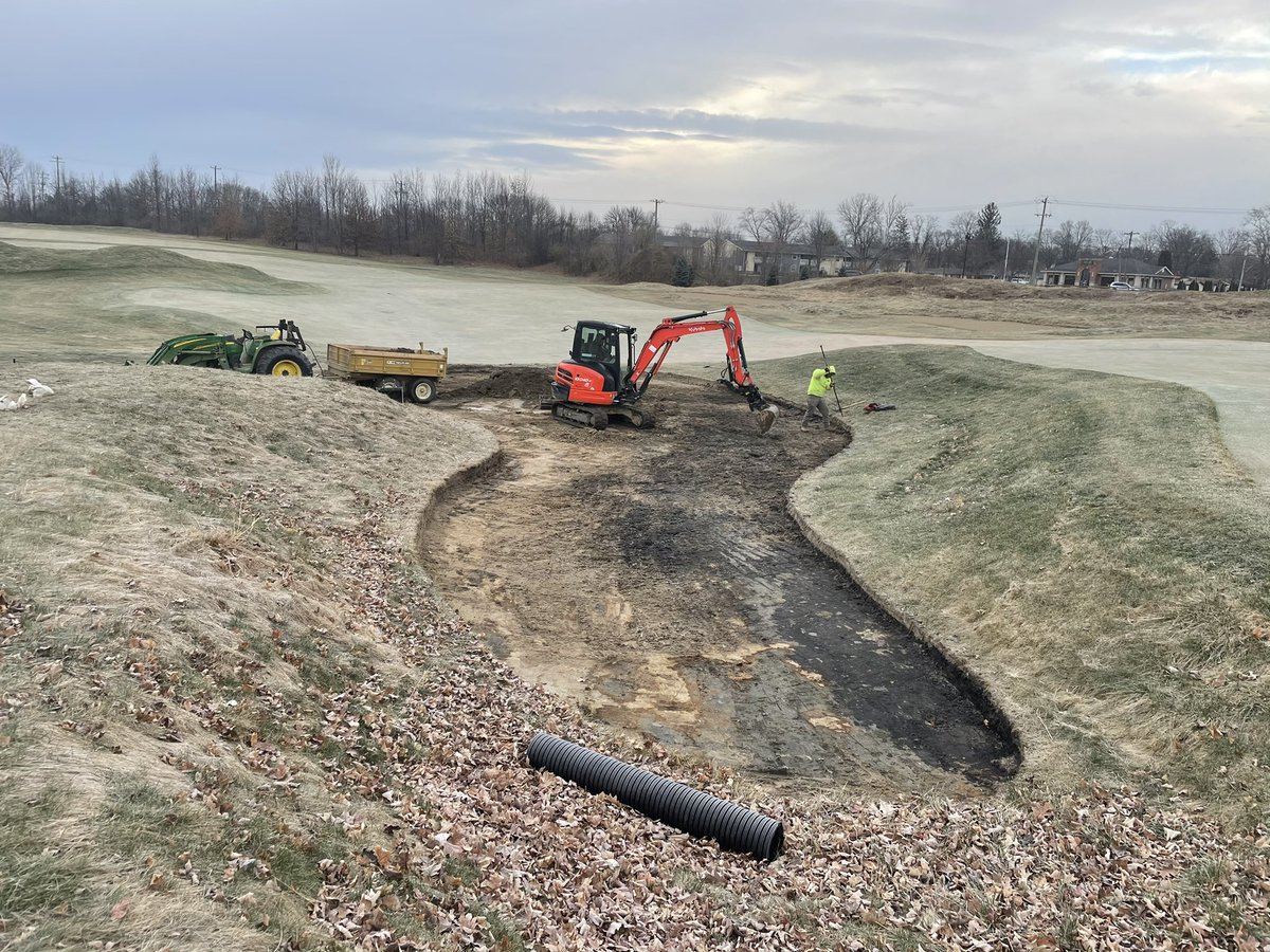 CRLutzkeGolf's tweet photo. Bunker improvements continue in the cold at @PurdueGolf as we convert greenside bunkers to @CapConGolf… Special thanks to a relentless crew, making it happen 👊 https://t.co/bwH3T59o7N