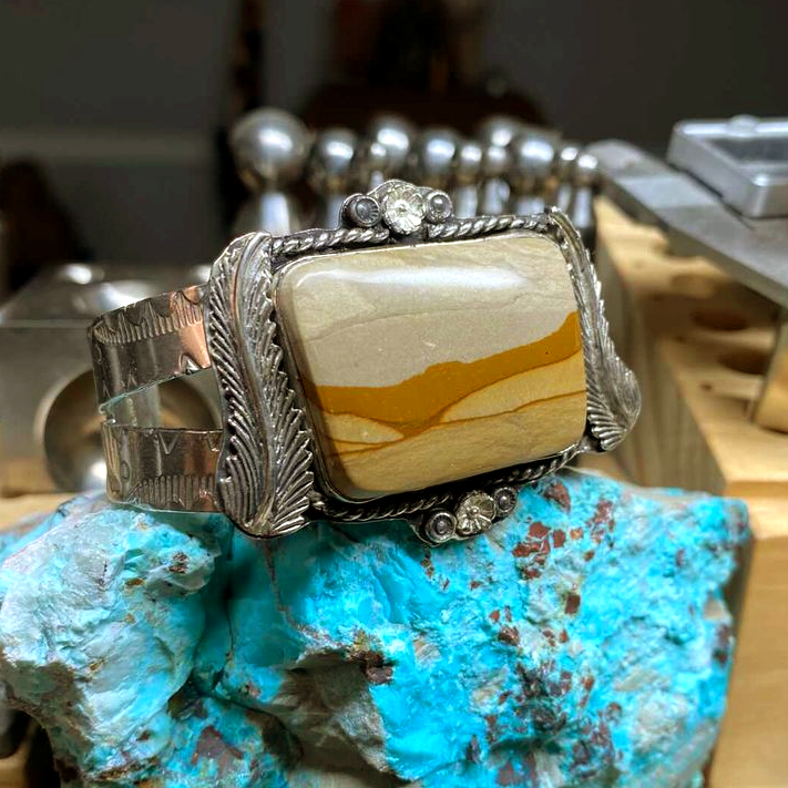 HiTechDiamond's tweet photo. Samuel uses his #HiTechDiamond trim saw and #SlantCabber to make #cabochons for rings, bracelets, pendants, etc. 🙌

“My favorite part about #jewelrymaking is knowing my pieces bring happiness.” 🤗

Be sure to follow @highwaybanditjewelry on Instagram to see more of his work! 👍 https://t.co/eLCWpQIQkn