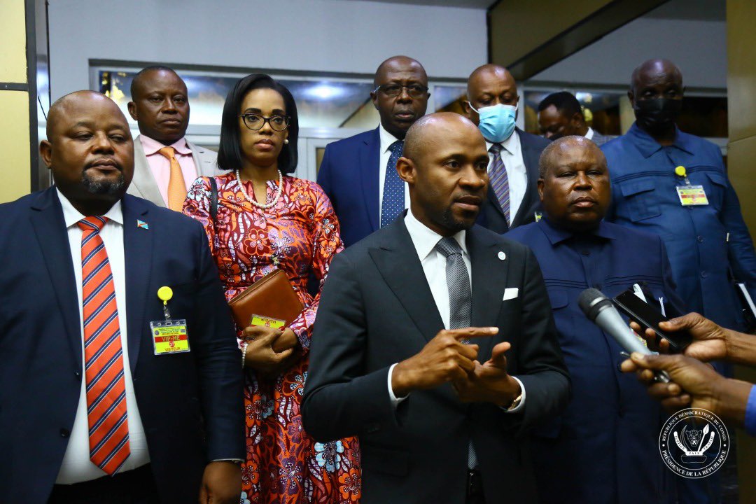 Presidence_RDC's tweet photo. Le chef de l'État a présidé, ce jeudi 13 janvier à la Cité de l'Union africaine, la première réunion du Comité politique de pilotage du programme de développement à la base dans les 145 territoires du pays. https://t.co/PXFr5yxXdo