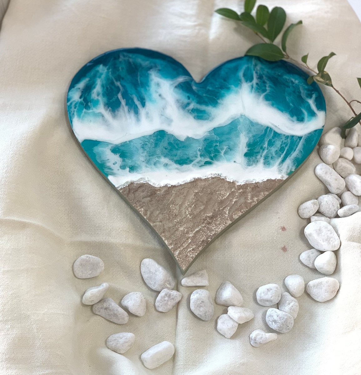 ¡Gracias por tus palabras! ★★★★★ 'WOW! This item is incredible. Just as pictured and described. It exceed expectations and was a wonderful gift to my ocean #sanvalentin #resinoceanwallart #househomedecor #customhomepainting #oceanlandscape etsy.me/3K9OSvB