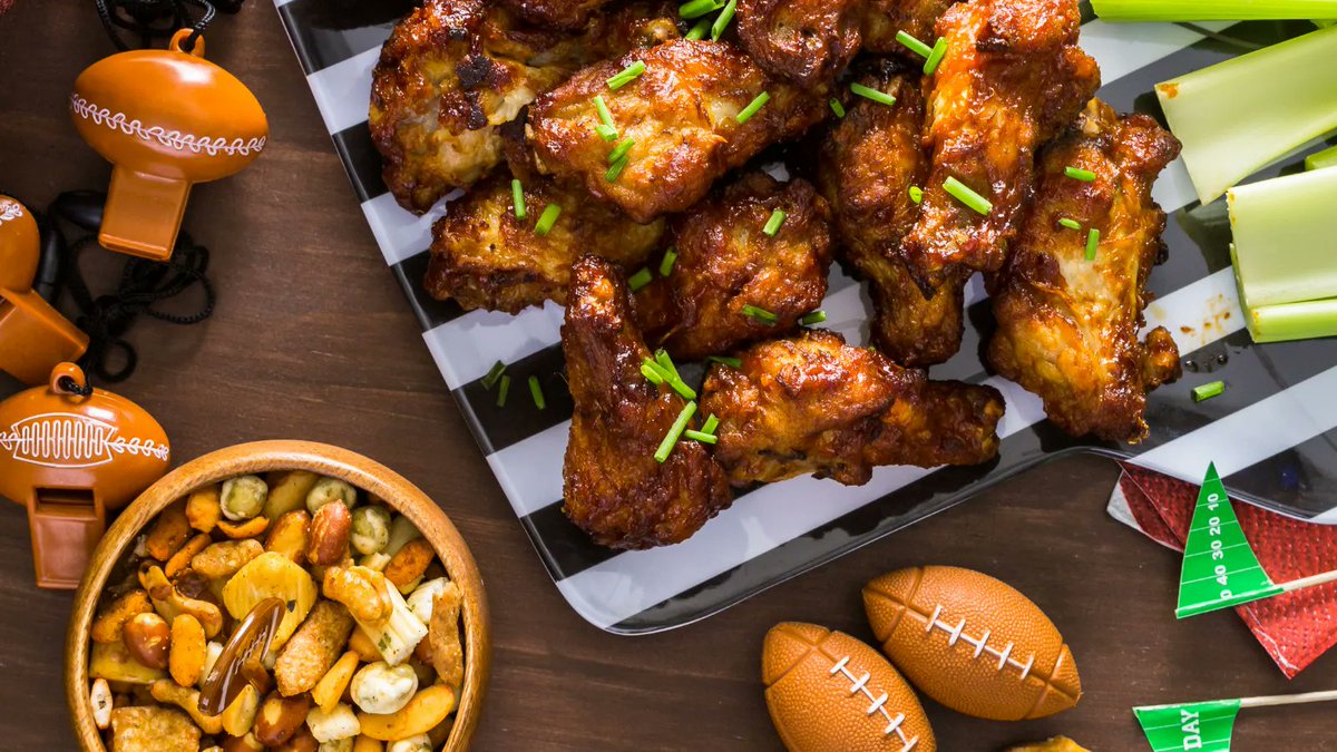 One of the busiest days for pizzerias is quickly approaching! Begin brainstorming ways your restaurant can stand out amongst the competition this Super Bowl Sunday. Start here: buff.ly/3nnZHAy
#restaurantbusiness #restaurants #restaurantpromotions #menuideas
